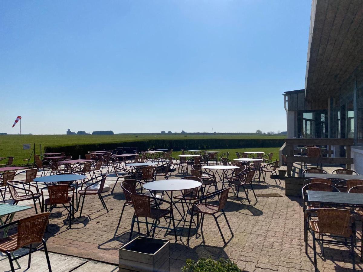 Logis Hotel & Restaurant De L'Aerodrome De La Baie De Somme Buigny-Saint-Maclou Dış mekan fotoğraf